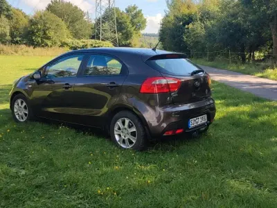 Gebraucht Kia Rio 86 PS (63 kW) 2014 Braun Kleinwagen