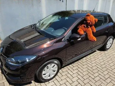 Gebraucht Renault Mégane III Authentique 110 PS (80 kW) 2015 Braun Limousine