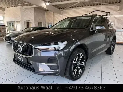 Gebraucht Volvo XC60 Momentum 197 PS (144 kW) 2021 Grau SUV
