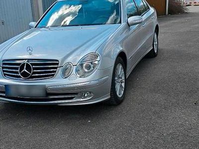 Gebraucht Mercedes E240 177 PS (130 kW) 2004 Silber Limousine