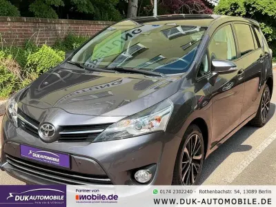 Gebraucht Toyota Verso Edition 147 PS (108 kW) 2018 Grau Van / Kleinbus