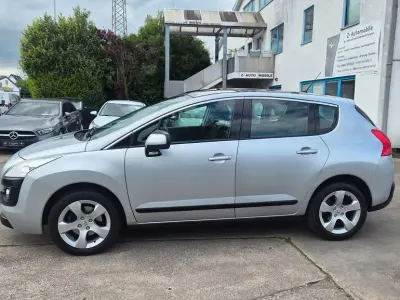 Gebraucht Peugeot 3008 Premium 156 PS (114 kW) 2011 Silber Kombi