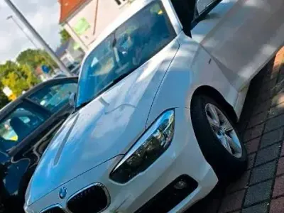 Gebraucht BMW 118 Sport Line 136 PS (100 kW) 2015 Weiß Kleinwagen
