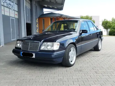Gebraucht Mercedes E420 279 PS (205 kW) 1993 Blau Limousine