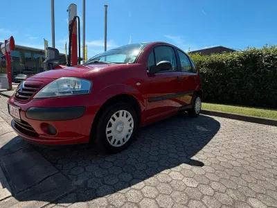 Gebraucht Citroën C3 60 PS (44 kW) 2003 Rot Kleinwagen