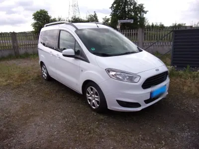 Gebraucht Ford Tourneo Courier 101 PS (74 kW) 2016 Weiß Van / Kleinbus