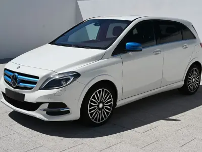 Gebraucht Mercedes B250e 131 kW (179 PS) 2016 Weiß Van / Kleinbus