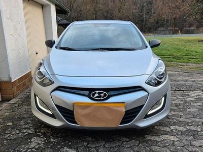 Silber Gebraucht 2012 Hyundai i30 Limousine | 6.450 € (Fairer Preis)