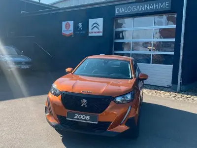 Gebraucht Peugeot 2008 Active 131 PS (96 kW) 2021 Orange SUV