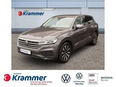 Grau Gebraucht 2022 VW Touareg Basis SUV | 48.440 € (Fairer Preis)
