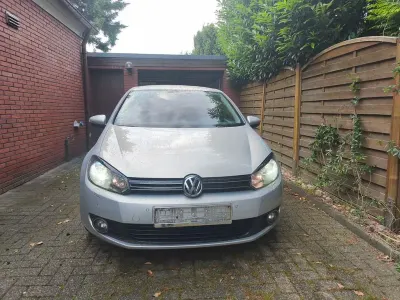 Gebraucht VW Golf VI Team 105 PS (77 kW) 2010 Silber Kleinwagen