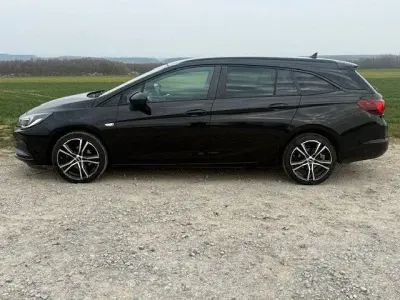 Gebraucht Opel Astra Business 95 PS (69 kW) 2016 Schwarz Kombi