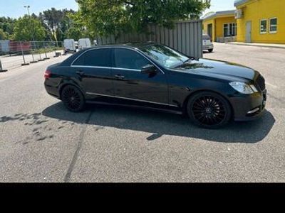 Mercedes E200