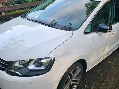 Gebraucht VW Sharan 140 PS (102 kW) 2012 Weiß Van / Kleinbus
