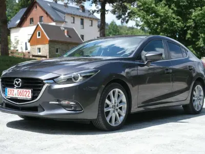 Gebraucht Mazda 3 Sports-Line 120 PS (88 kW) 2018 Grau Limousine