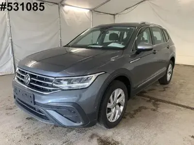 Gebraucht VW Tiguan Allspace Life 200 PS (147 kW) 2023 Platinum grey metallic SUV