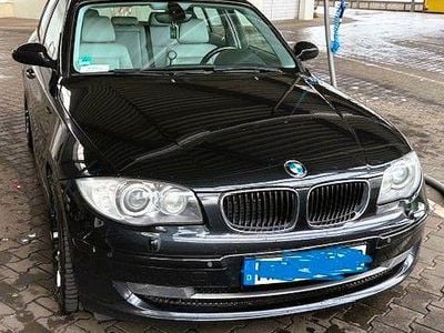 Begagnad BMW 120 Performance 177 HK (130 kW) 2008 Svart Halvkombi