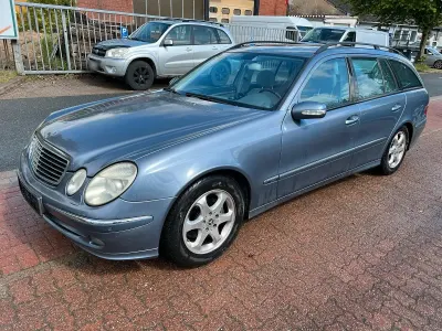 Używany Mercedes E280 177 KM (130 kW) 2005 Niebieski Kombi