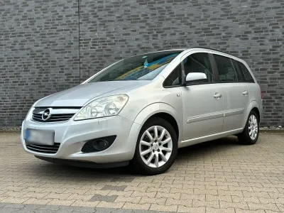 Gebraucht Opel Zafira Edition 140 PS (102 kW) 2008 Silber Van / Kleinbus