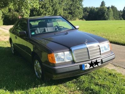 Gebraucht Mercedes 230 132 PS (97 kW) 1991 Braun Coupé