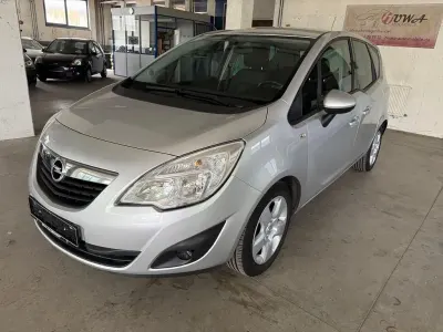 Używany Opel Meriva Design Edition 101 KM (74 kW) 2011 Srebrny Minivan