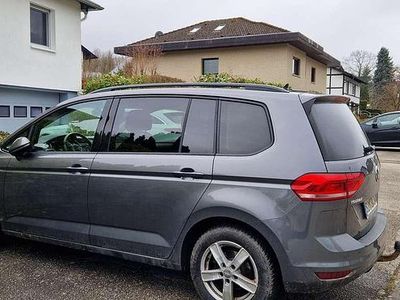 Gebraucht VW Touran Comfortline 110 PS (80 kW) 2016 Grau Van / Kleinbus