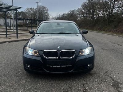 Gebraucht BMW 320 184 PS (135 kW) 2010 Schwarz Limousine