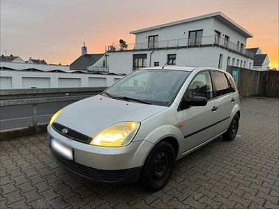 Gebraucht Ford Fiesta 101 PS (74 kW) 2002 Silber Kleinwagen