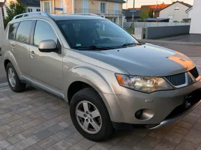 Gebraucht Mitsubishi Outlander 140 PS (102 kW) 2008 Beige SUV
