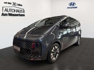 Gebraucht Hyundai Staria Signature 177 PS (130 kW) 2023 Graphite grey / met Van / Kleinbus