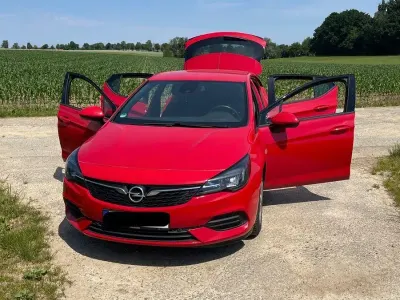 Gebraucht Opel Astra 110 PS (80 kW) 2019 Rot Limousine