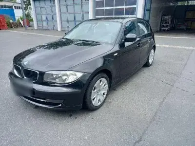 Gebraucht BMW 118 143 PS (105 kW) 2010 Schwarz Kleinwagen