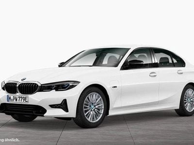Alpinweiß uni Gebraucht 2022 BMW 320e Sport Line Limousine | 24.900 € (Fairer Preis)