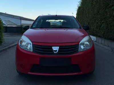 Usata Dacia Sandero 75 CV (55 kW) 2009 Rosso Utilitaria