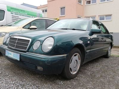 Gebraucht Mercedes E200 Elegance 136 PS (100 kW) 1997 Grün Limousine
