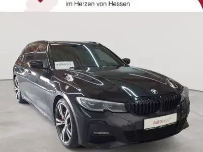 Gebraucht BMW 330 M Sport 286 PS (210 kW) 2021 Saphirschwarz metallic Kombi