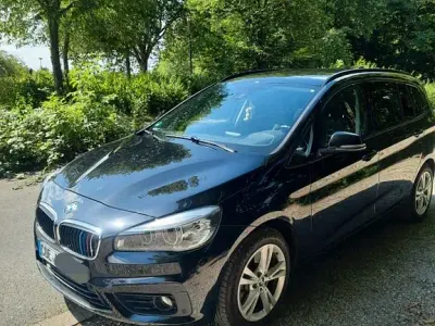 Gebraucht BMW 220 Gran Tourer Sport Line 192 PS (141 kW) 2017 Schwarz Van / Kleinbus