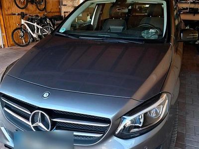 Usata Mercedes B200 136 CV (100 kW) 2016 Grigio Monovolume