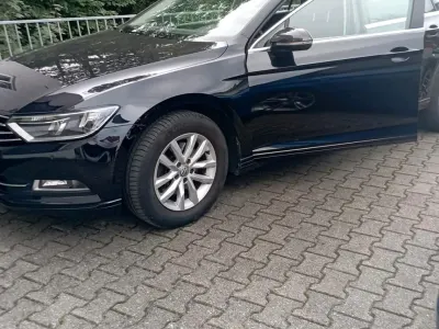 Gebraucht VW Passat Trendline 120 PS (88 kW) 2016 Schwarz Kombi