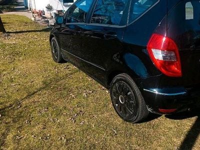 Gebraucht Mercedes A180 109 PS (80 kW) 2011 Schwarz Limousine