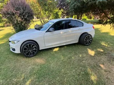 Gebraucht BMW 320 Sport Line 184 PS (135 kW) 2012 Weiß Limousine