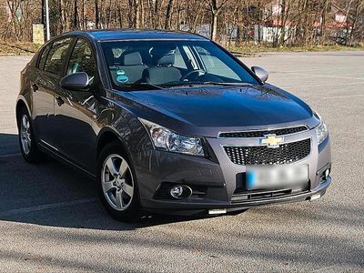 Second-hand Chevrolet Cruze 125 CP (91 kW) 2011 Argintiu Berlinǎ