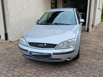 Usata Ford Mondeo Trend 145 CV (106 kW) 2001 Argento Berlina