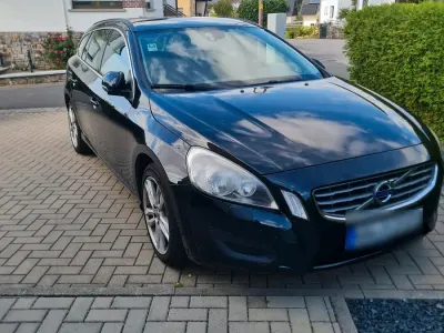Używany Volvo V60 136 KM (100 kW) 2013 Czarny Kombi