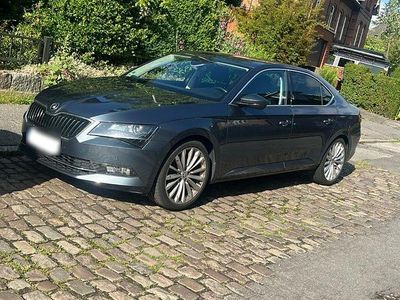 Gebraucht Skoda Superb Style 190 PS (139 kW) 2017 Grau Limousine