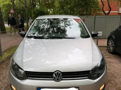Gebraucht VW Polo Trendline 75 PS (55 kW) 2015 Silber Kleinwagen