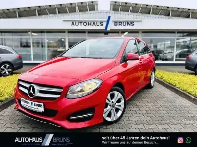 Gebraucht Mercedes B180 Urban 109 PS (80 kW) 2018 Jupiterrot Kleinwagen