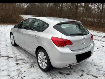 Gebraucht Opel Astra 180 PS (132 kW) 2010 Silber Limousine