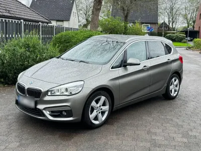Gebraucht BMW 218 Active Tourer Luxury Line 150 PS (110 kW) 2015 Silber Van / Kleinbus