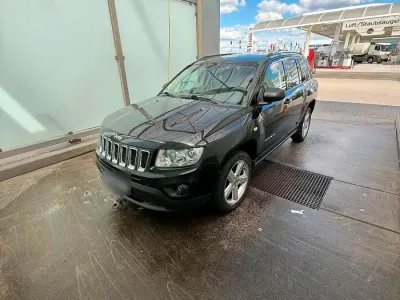 Gebraucht Jeep Compass Limited 163 PS (119 kW) 2011 Schwarz SUV